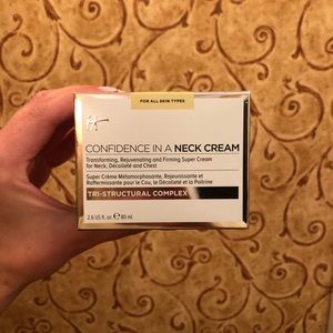 It Cosmetics Confidence in a Neck Cream